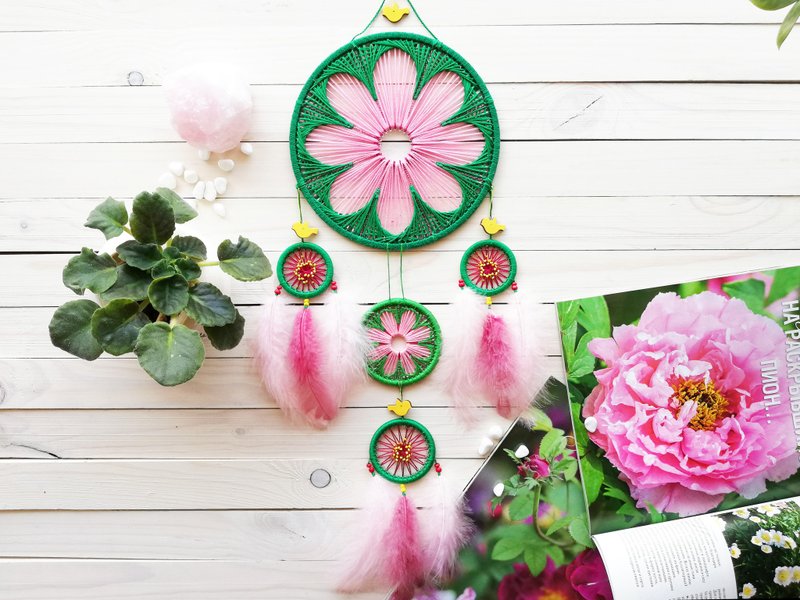 Large pink dreamcatcher, Flower, Nursery decor, Dream catcher, Botanical - ตกแต่งผนัง - โลหะ สึชมพู