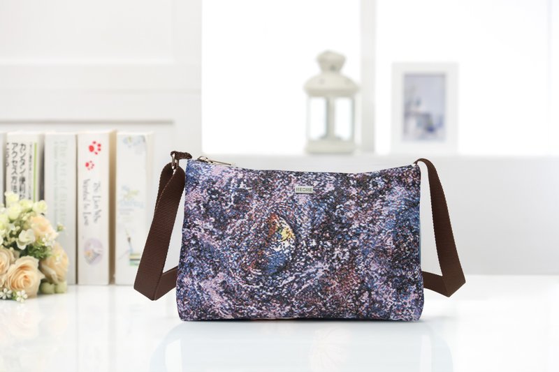 斜背  雙拉鍊  多夾層 / 防潑水 平織緹花 返璞歸真紫 愜意隨行包 - 側背包/斜背包 - 其他材質 多色