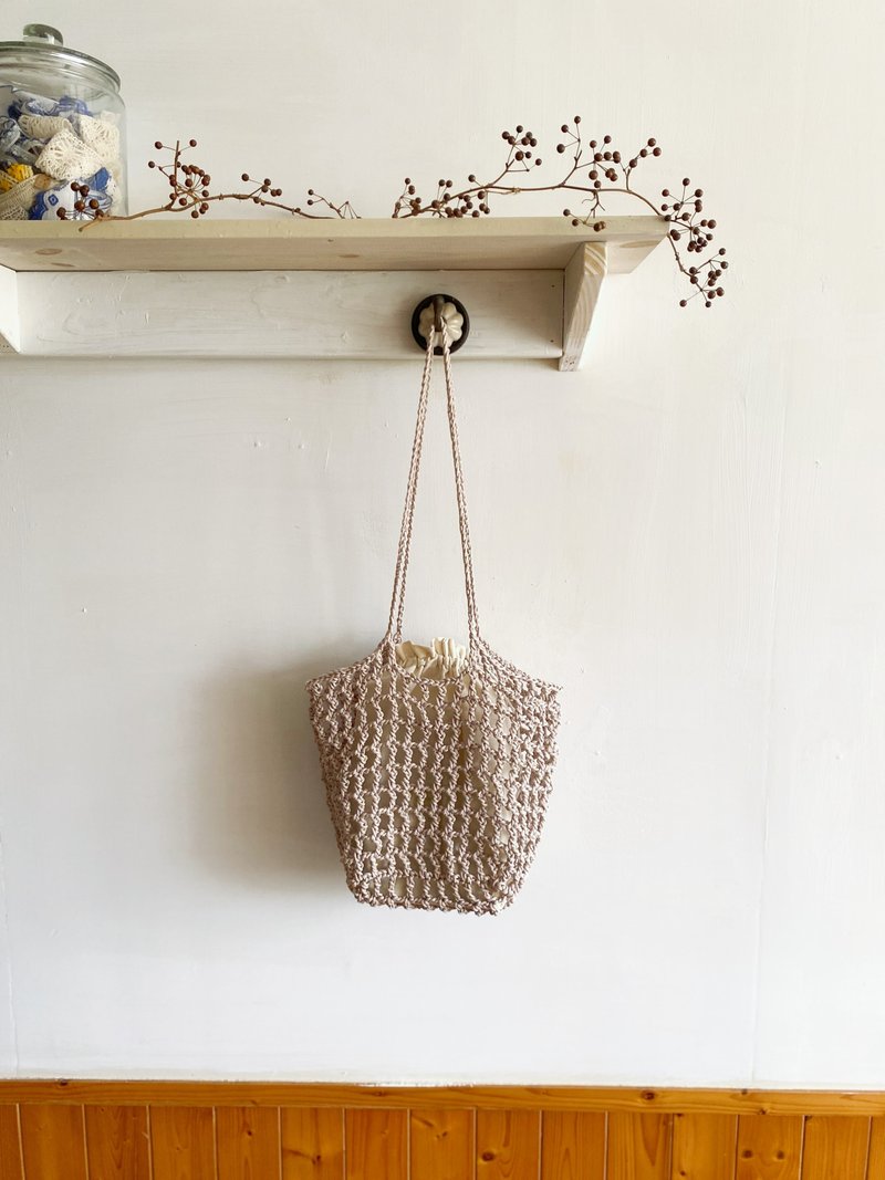 好日手作。韓國仿皮革線日常浪漫小品編織手提側背包(淺奶茶色) - 側背包/斜背包 - 其他材質 卡其色