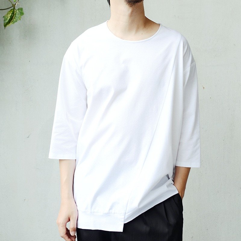 3/4 Sleeve Loose-fit T-shirt with Asymmetric Front Drop Shoulder Design - เสื้อยืดผู้ชาย - ผ้าฝ้าย/ผ้าลินิน ขาว