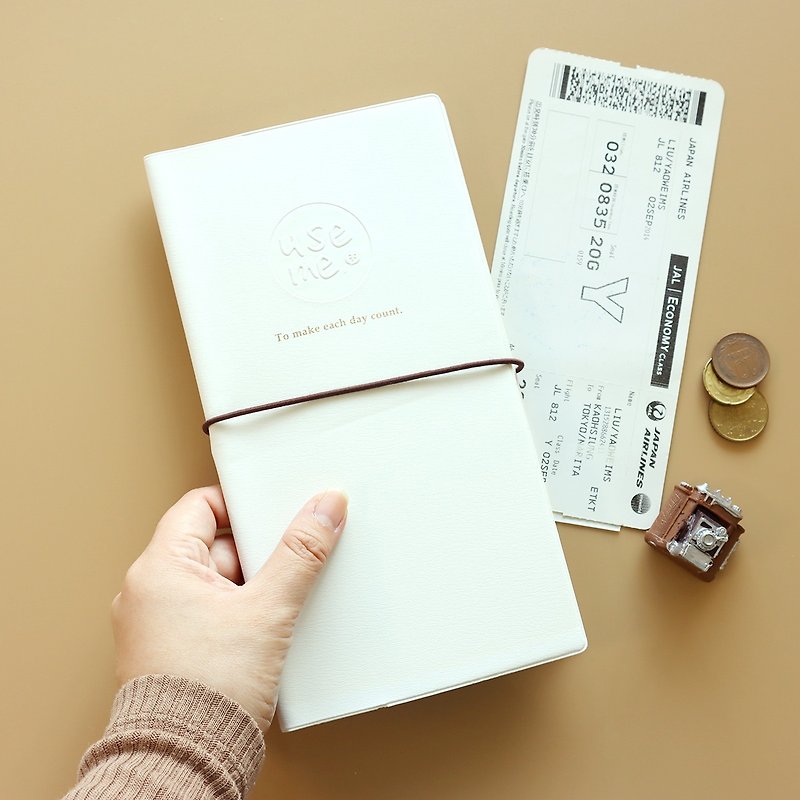 USE ME 長型膠皮護照夾 (共5色) | 交換禮物 - 其他 - 其他材質 