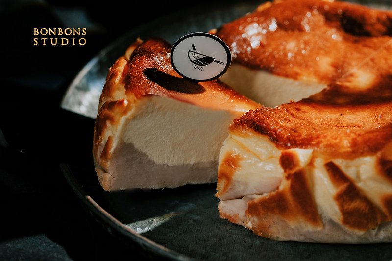 【Bonbons Dessert】Dajia Taro Basque Cheese - เค้กและของหวาน - วัสดุอื่นๆ สีม่วง