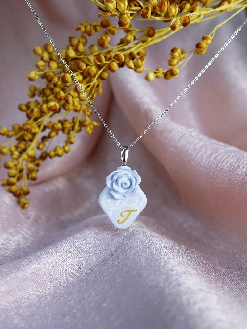 Pink and blue rose hand-painted French totem letter necklace sister gift - สร้อยคอ - ดินเหนียว หลากหลายสี