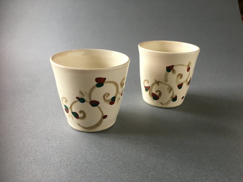 Color painting free cup - Teapots & Teacups - Porcelain White