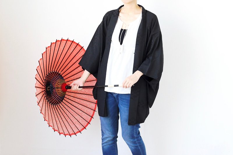 flower kimono, Japanese silk haori, Japanese fashion,vintage haori - เสื้อแจ็คเก็ต - ผ้าไหม สีดำ