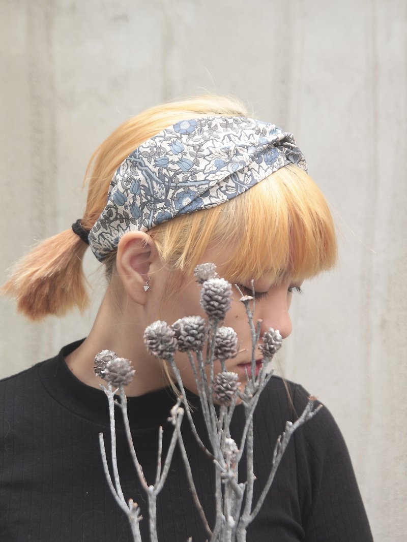 Blue Flower Designer Japan Brought Back to Japan Pure Cotton Handmade Cross Elastic Headband - Headbands - Cotton & Hemp Blue