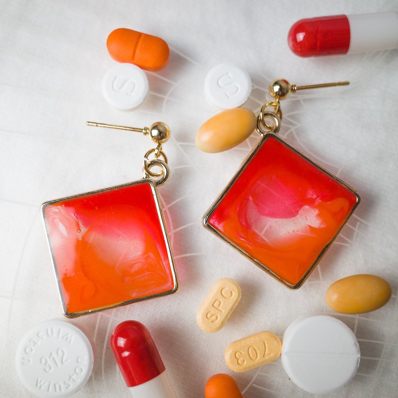 Pills is not saying that you have to go to / watch the sunset Japanese UV plastic earrings jewelry - ต่างหู - วัสดุอื่นๆ สีแดง