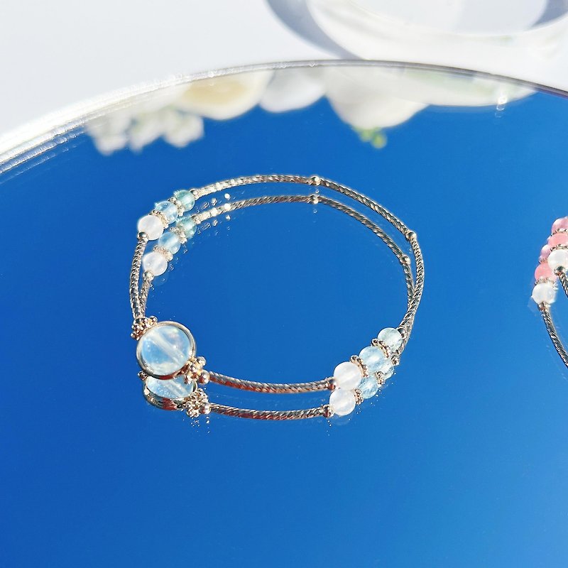 Aquamarine moonstone blue gray 14K gold filled natural crystal bracelet - สร้อยข้อมือ - คริสตัล หลากหลายสี