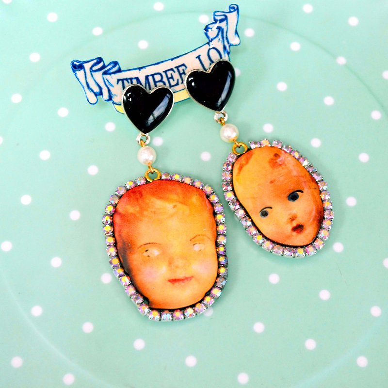 Wood chip baby doll head earrings with flashing diamonds - ต่างหู - โลหะ 