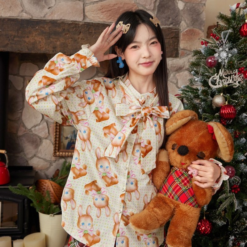 手繪復古小兔 綁帶蝴蝶結襯衣 微寬鬆 - 女襯衫 - 其他材質 多色