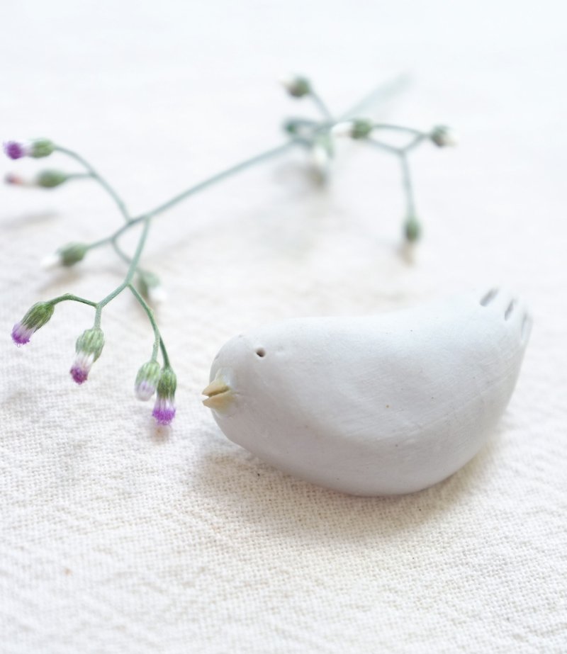 ceramic brooch - Brooches - Pottery White