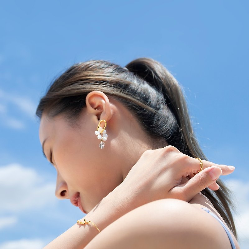 Crystal Drop Ripple - Earrings & Clip-ons - Pearl Gold