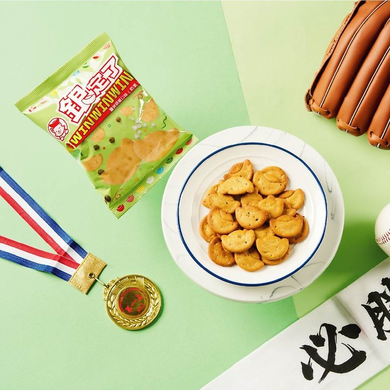 Silver deposited [Good Luck Unboxing Set] Yuanbao shaped biscuit box - salt roasted pepper flavor (contains 30 packs) - ขนมคบเคี้ยว - วัสดุอื่นๆ สีเขียว