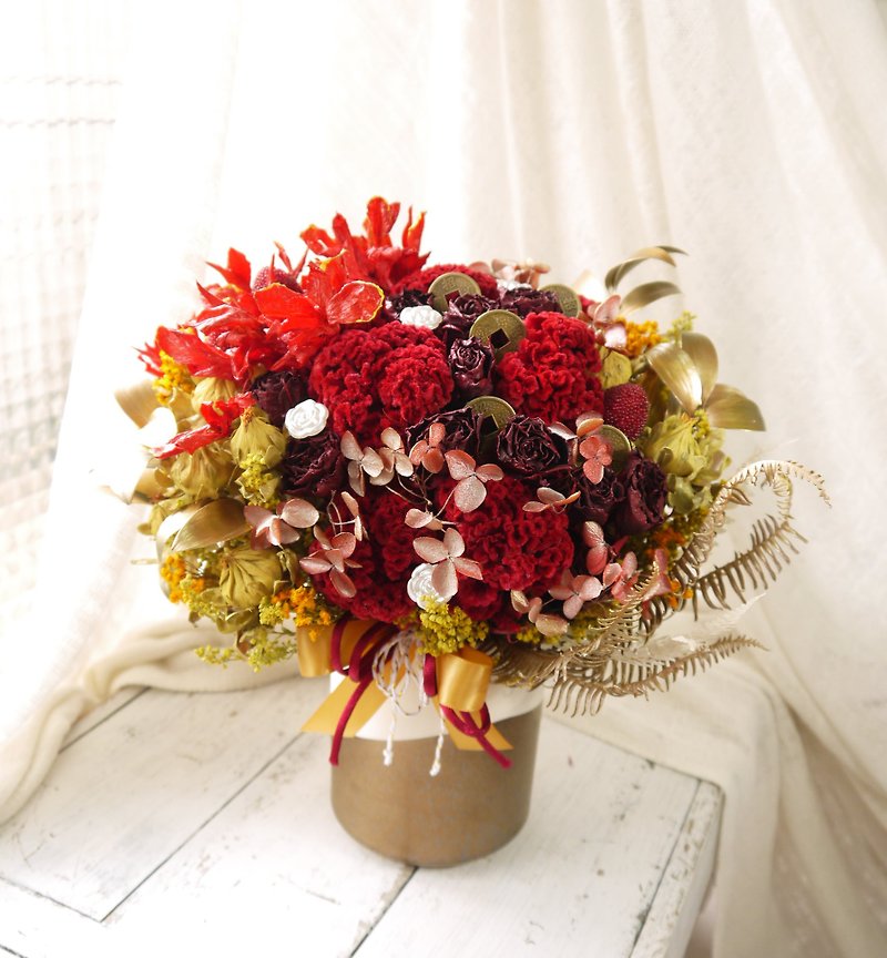 Wealthy and famous family. Wealth, gold and happy red color. Dried flowers are hand-made gifts for promotion and opening festivals. - Dried Flowers & Bouquets - Plants & Flowers Red