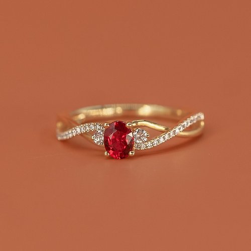IRIZA Jewellery 18K金松蓋阿紅寶石戒指 Songea Ruby Infinity Diamond Ring