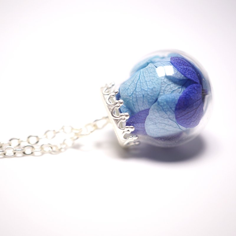 A Handmade Blues Hydrangea Glass Ball Necklace - Chokers - Plants & Flowers 