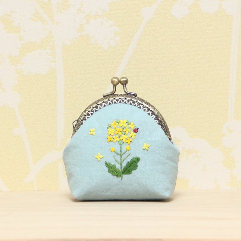 Rape blossom embroidery clasp mini pouch hand embroidery - กระเป๋าเครื่องสำอาง - งานปัก 