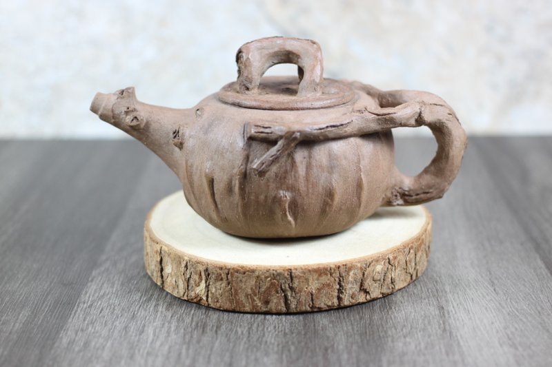 【送禮好物】樹頭仿生壺 純手捏壺 陶作家葉佳佩純手工製 - 茶壺/茶杯/茶具 - 陶 