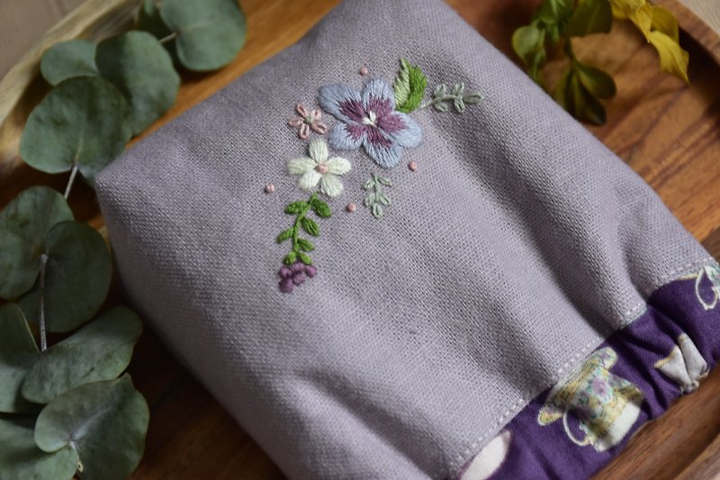 紫蘿蘭刺繡10CM彈片口金包 - 化妝袋/收納袋 - 棉．麻 紫色