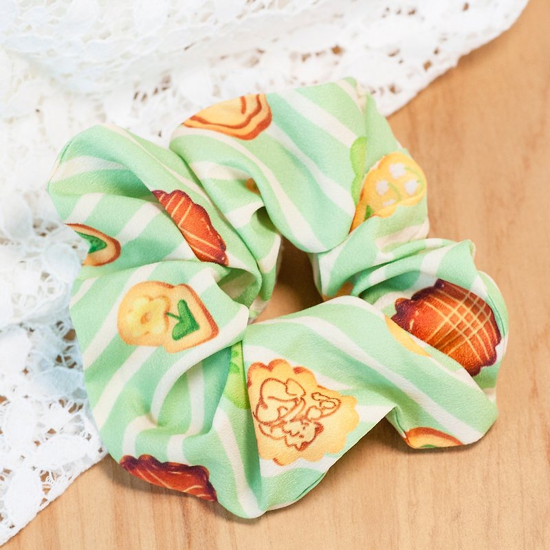 | Cookie Lover |Whispering lily of the valley printed scrunchie - Hair Accessories - Polyester Green