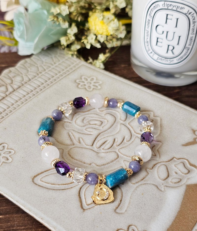 Goddess Theia - white ghost/blue Stone/ Stone/amethyst/white crystal/good luck/noble person - สร้อยข้อมือ - คริสตัล หลากหลายสี