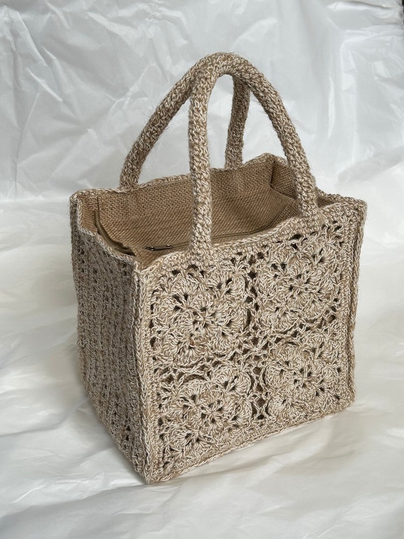 Linen and linen woven four-panel patchwork zipper handheld tote bag - กระเป๋าถือ - ผ้าฝ้าย/ผ้าลินิน สีกากี