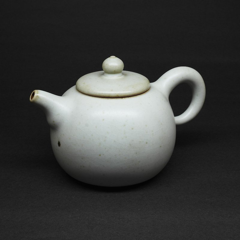 Powder blue circular positive teapot handmade pottery tea props - ถ้วย - ดินเผา ขาว
