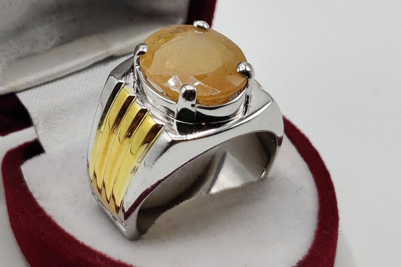 Natural Oval Cut Deep Yellow Sapphire Pukhraj Sterling Silver 925 Ring Handmade - 戒指 - 寶石 黃色