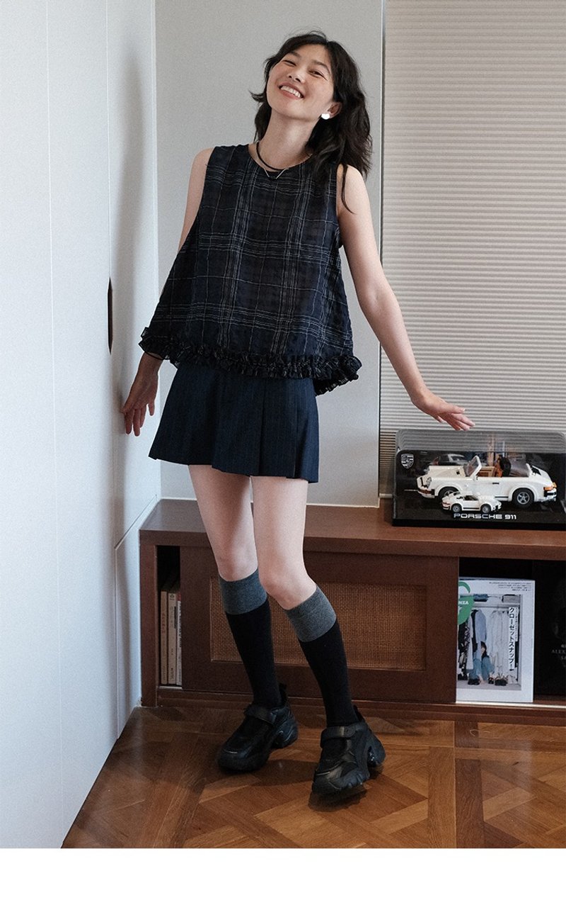 Check Jacquard Sleeveless Shirt Ruffle Lace Textured Vest - เสื้อกั๊กผู้หญิง - ผ้าฝ้าย/ผ้าลินิน 