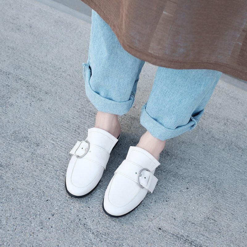 Three-dimensional heightening tailoring! Lazy buckle-embellished mules white full leather MIT-cream - รองเท้ารัดส้น - หนังแท้ ขาว