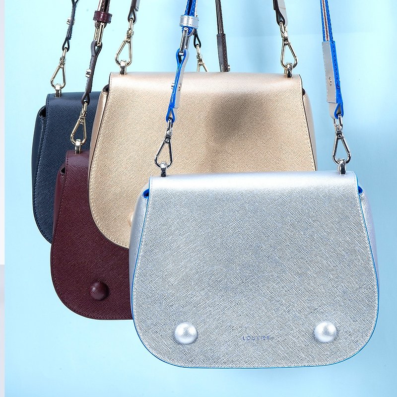 Genuine real Italian leather saddle light weight wide fabric strap bags for girl - กระเป๋าแมสเซนเจอร์ - หนังแท้ สีเงิน