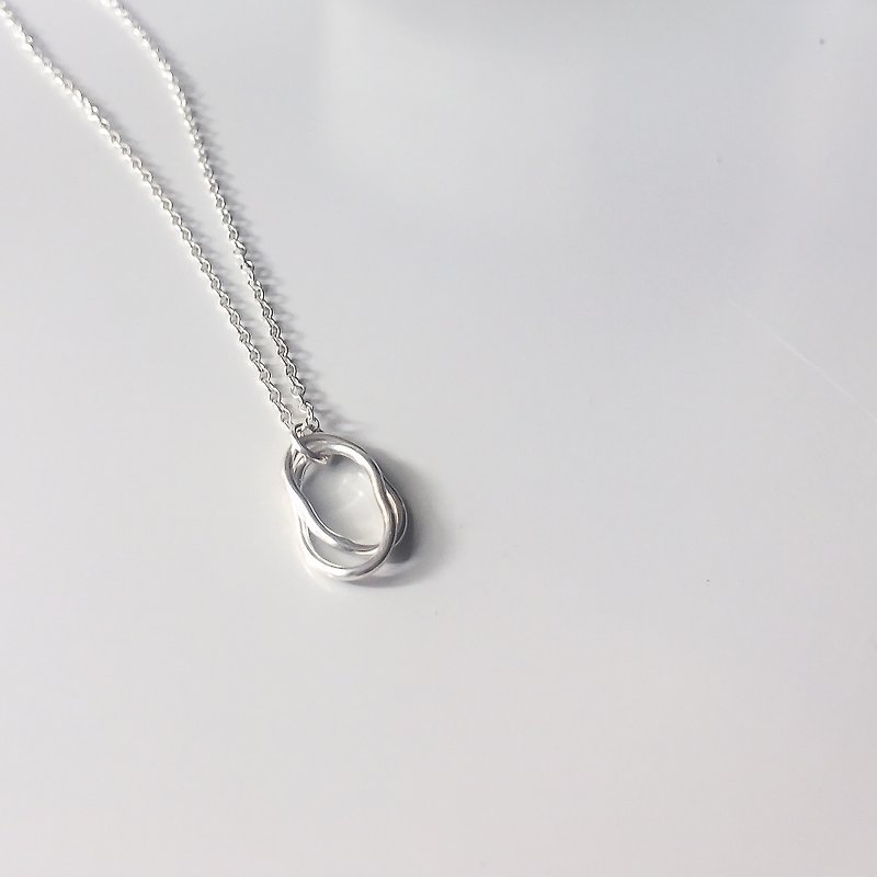 la fève / irregular interlocking oval necklace - Collar Necklaces - Sterling Silver Silver