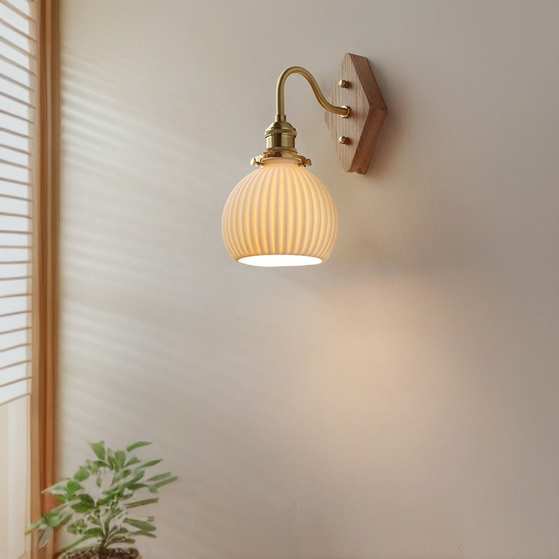 Taisho retro Western style North American ash wood wall lamp handmade from wood 242LW - โคมไฟ - ไม้ สีกากี