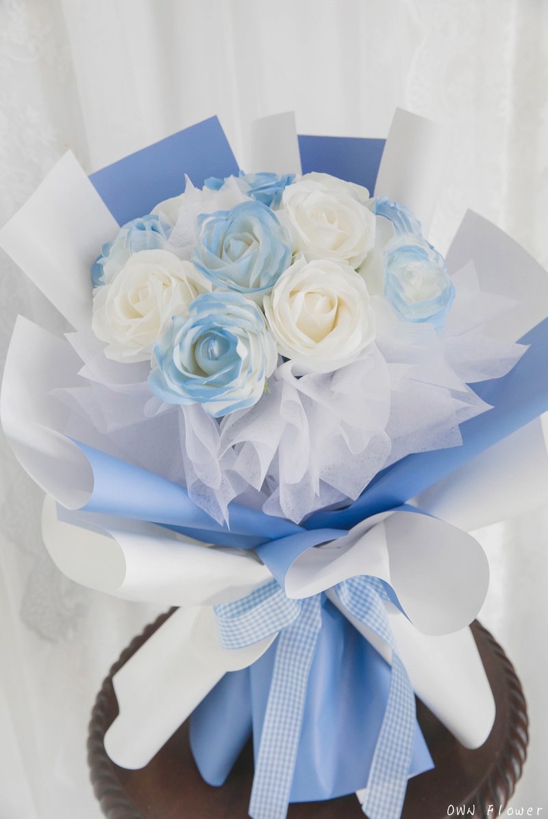 Blue rose bouquet/soap flower bouquet/birthday bouquet/Valentine's Day bouquet/confession bouquet/date bouquet - ช่อดอกไม้แห้ง - วัสดุอื่นๆ สีน้ำเงิน