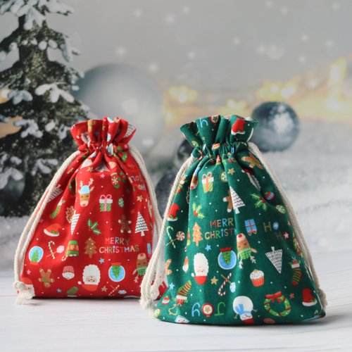 ★ゆう様確認用★クリスマスデザイン ギフト袋とマスク型アイテム ☆ゆう様確認用☆クリスマスデザイン ギフト袋とマスク型アイテム