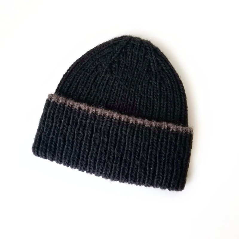 Handmade Men's Winter Knitted Hats: Black Beanies with Brown Stripe, Ribbed Caps - หมวก - ขนแกะ สีดำ