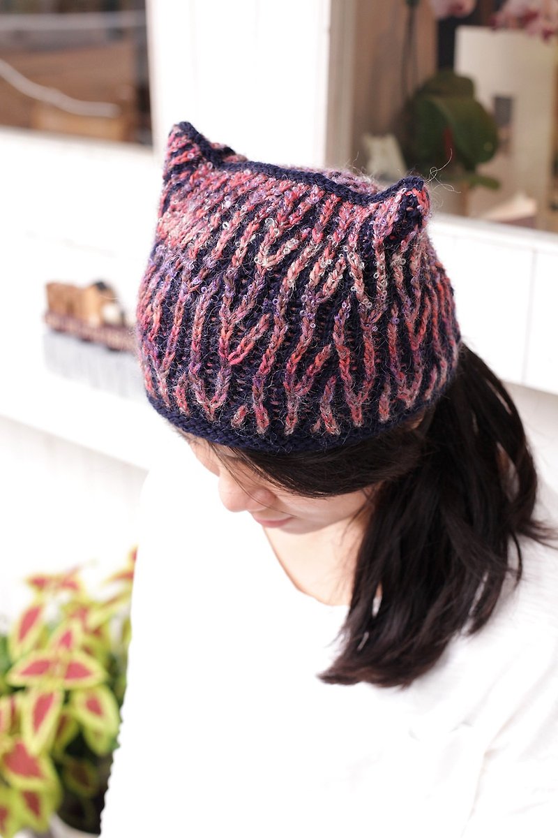 Good Day Handmade] Handmade. Winter hand knit cat ear cap birthday gift exchange gift - Hats & Caps - Wool Multicolor
