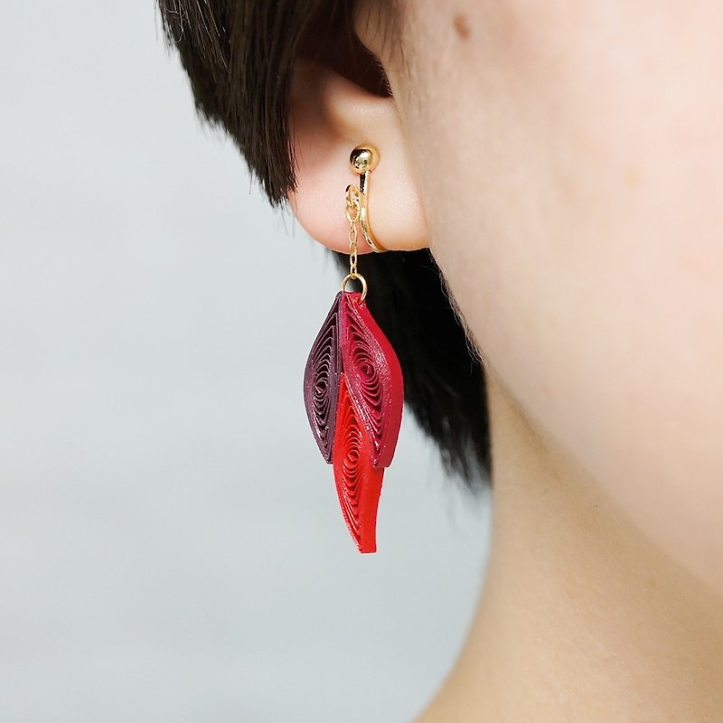 Dangle Fox Tail Earrings / Light weight Paper Jewelry - ต่างหู - กระดาษ สีแดง