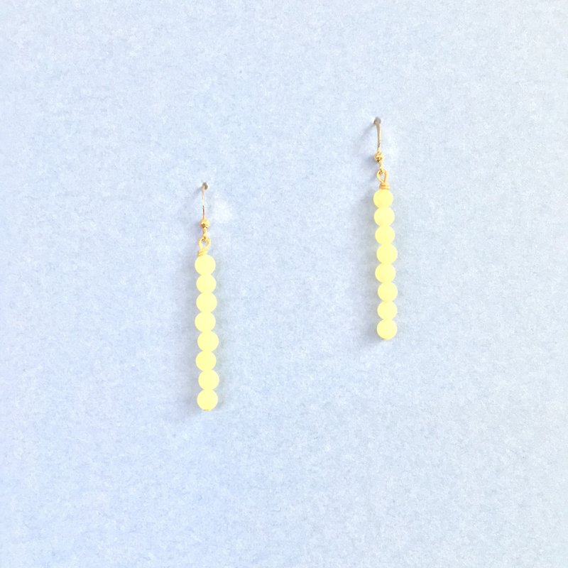Healing Garden [series] straight lines olive jade earrings / natural stone caterpillars custom earrings (clip-on can be changed) - ต่างหู - เครื่องเพชรพลอย สีเหลือง