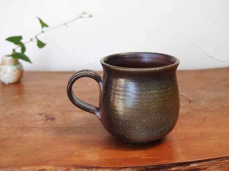 Bizen coffee cup (middle) c2 - 129 - Mugs - Pottery Brown