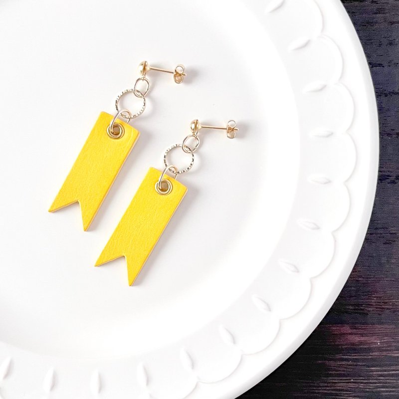 Ribbon earrings/ Clip-On yellow sparkle /// Genuine leather Metal allergy-friendly - Earrings & Clip-ons - Genuine Leather Yellow