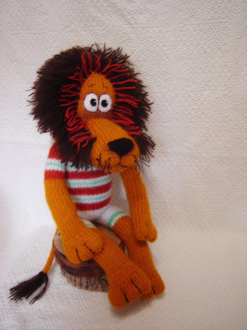 Toy Knitting Patterns -Knit Lion  toy made of yarn 16 inc - Logo 設計/圖案設計 - 其他材質 