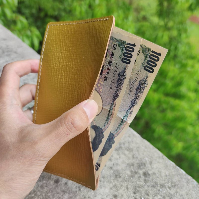本革ヌメ革　レザー　財布　札入れ　ミニマムウォレット  シボ加工のゴールド - 皮夾/長短夾/錢包 - 真皮 金色
