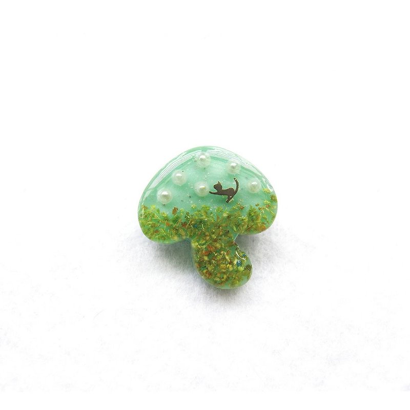 【殼藝品】貓咪住香菇可愛小別針(蒂芬妮綠) - 胸針 - 壓克力 綠色
