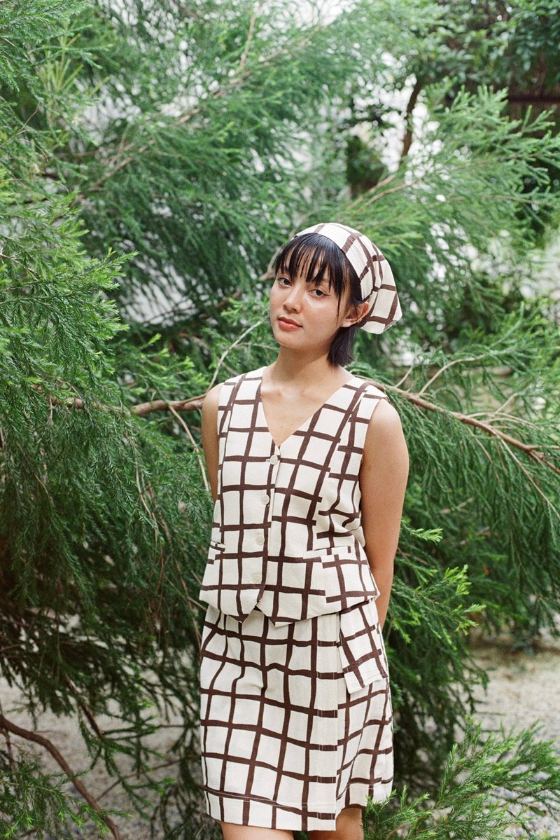 Mulmul brown block tailored waistcoat - 背心/無袖上衣 - 棉．麻 咖啡色