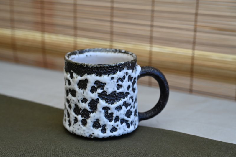 蟲蛀志野釉馬克杯 - 茶壺/茶杯/茶具 - 陶 
