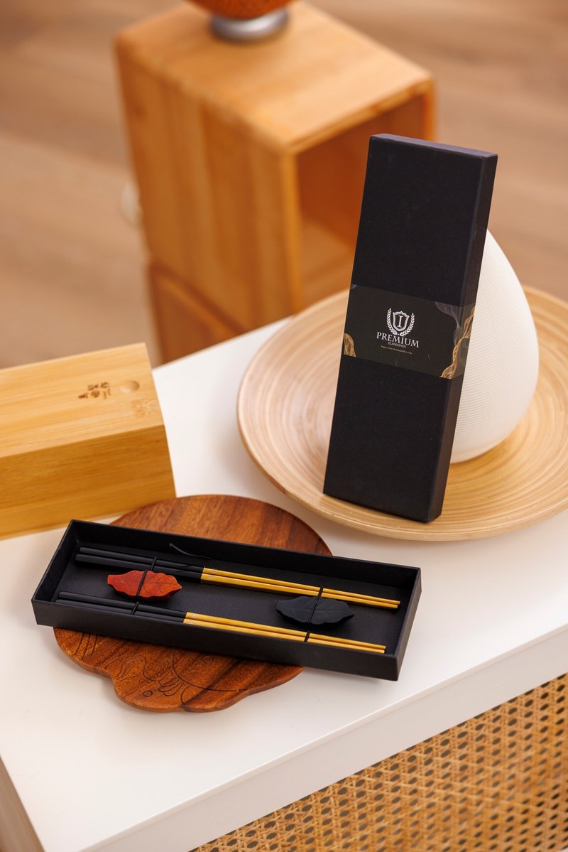 304不鏽鋼筷子套裝- 2對筷子 2個筷子架 - 筷子/筷架 - 不鏽鋼 黑色