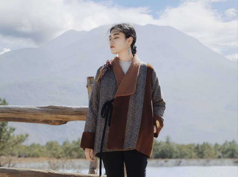 [Retro Art] New Chinese Retro Tibetan Style Splicing Wool Herringbone Jacket - Women's Tops - Other Materials Gray