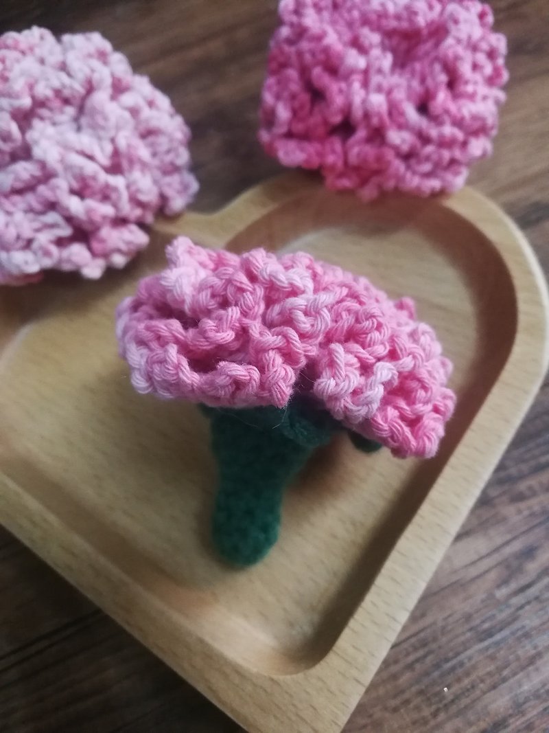 Hand Crochet Pink Carnation Brooch Mother's Day Gift - Brooches - Cotton & Hemp Pink