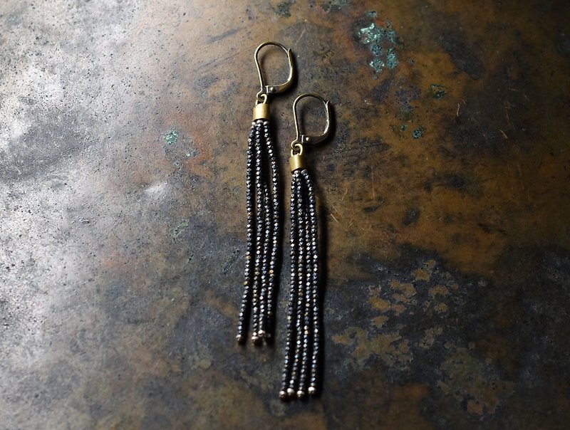 4 rows of French antique cut metal bead earrings black - ต่างหู - โลหะ สีดำ